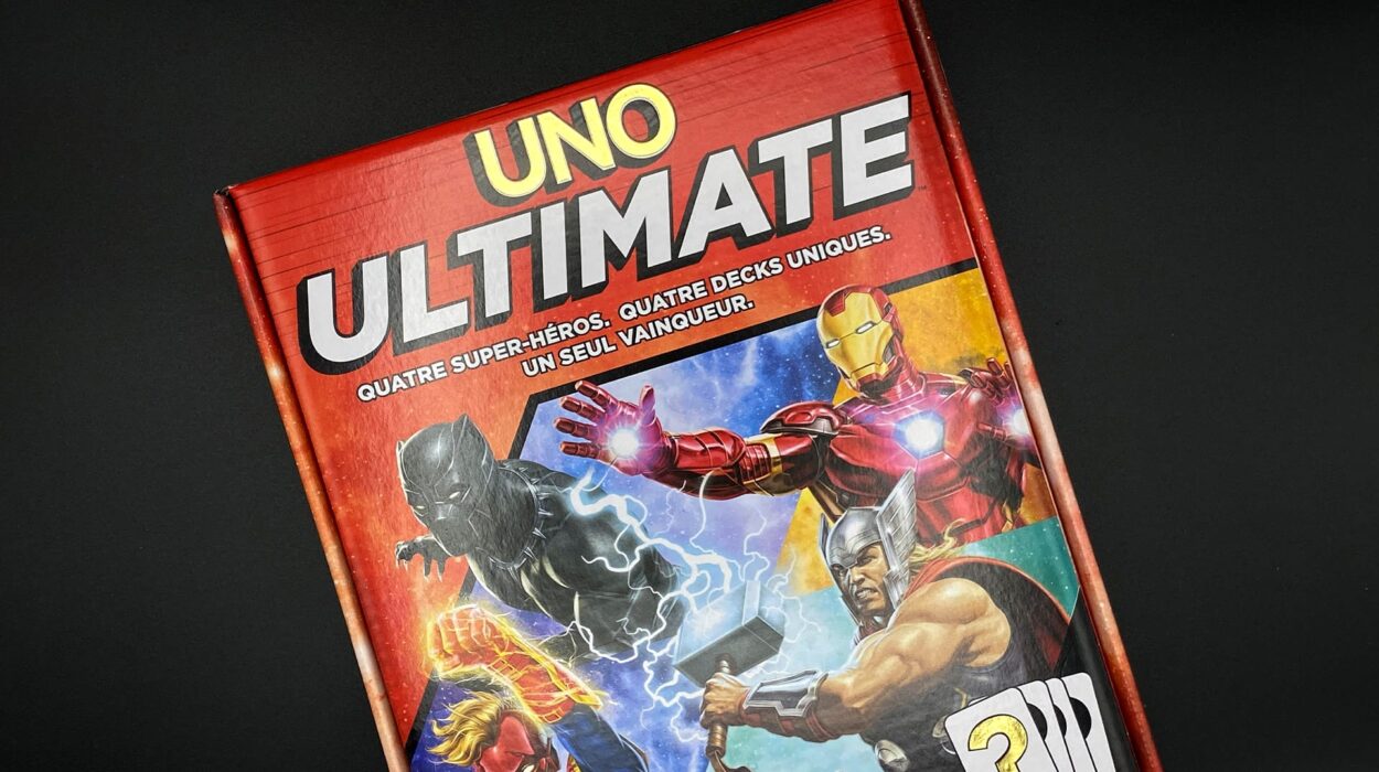 Uno Ultimate Marvel Avengers Jeu GeekMeMore